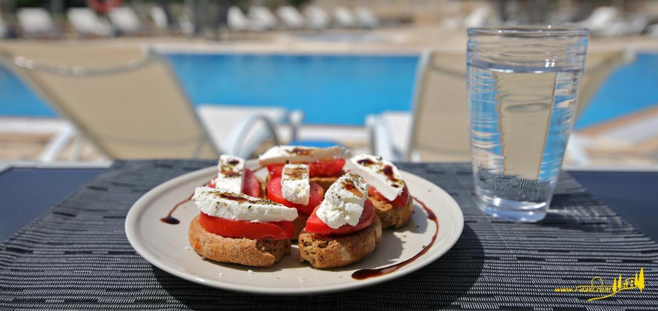 Oasis By The Sea Aparthotel Hiliadú Kültér fotó