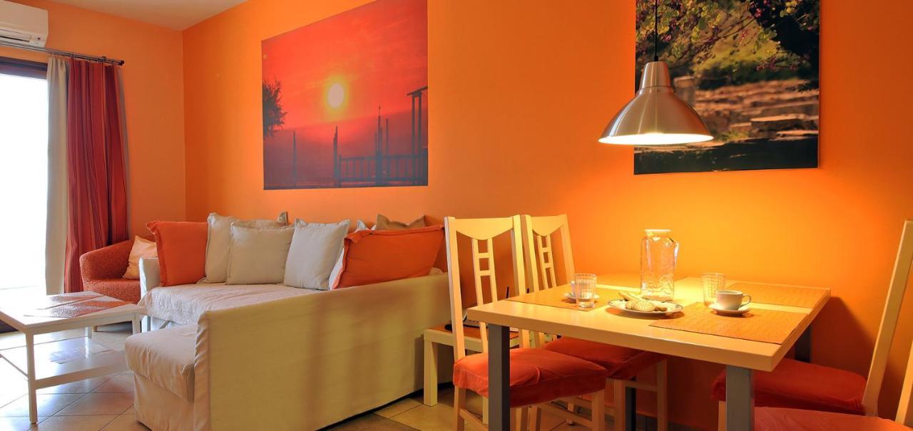 Oasis By The Sea Aparthotel Hiliadú Kültér fotó