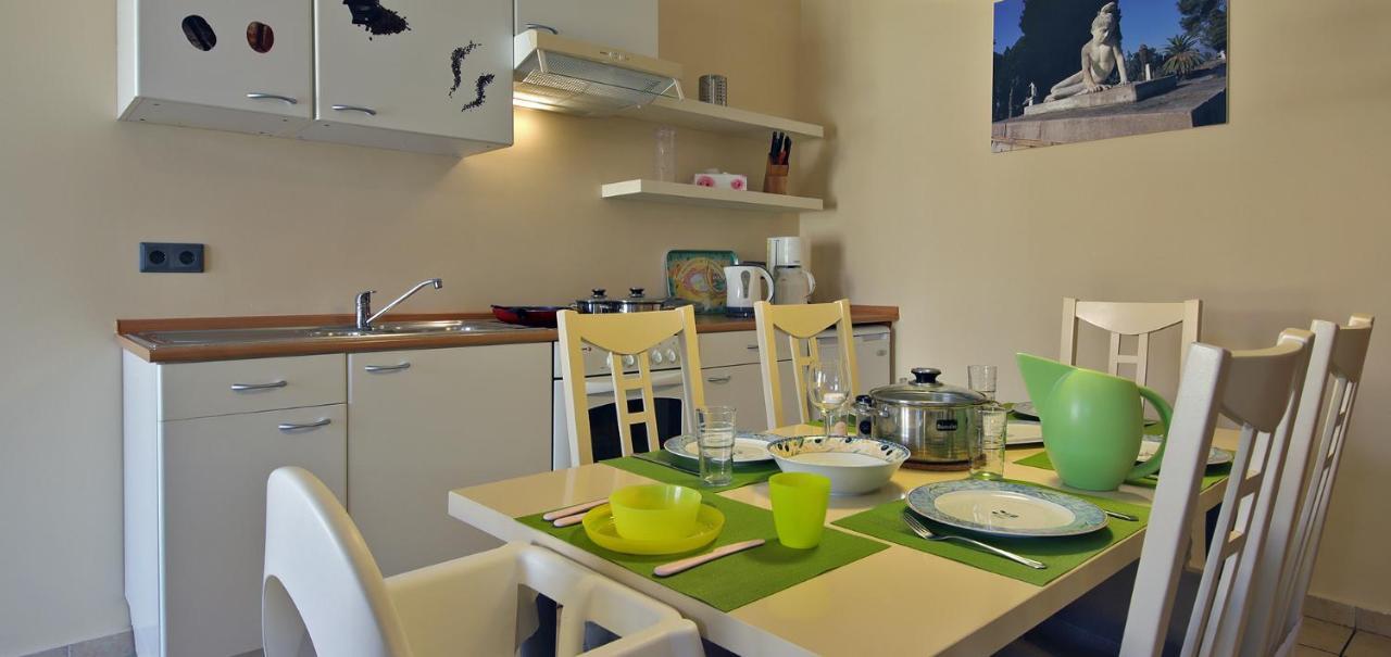 Oasis By The Sea Aparthotel Hiliadú Kültér fotó